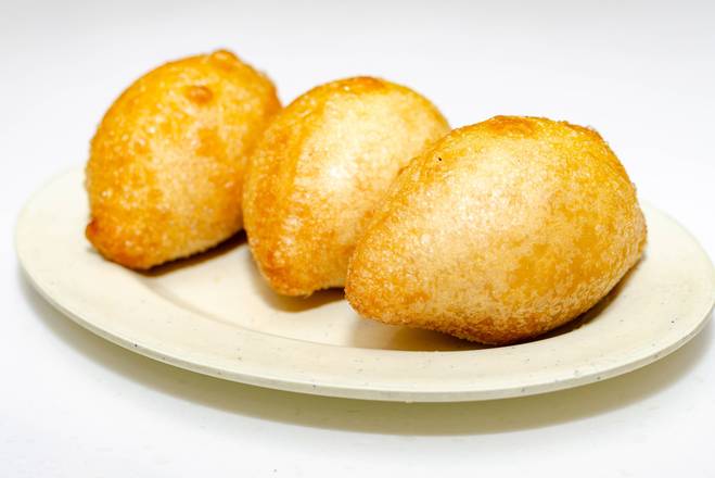 Deep-Fried Salted Dumpling with Pork Filling 鹹水餃